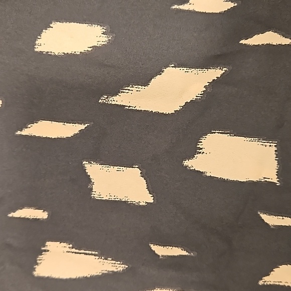 💕VERONICA M💕 Sleeveless Ruffle Blouse ~ Gray Print Medium M NWOT - Picture 5 of 7